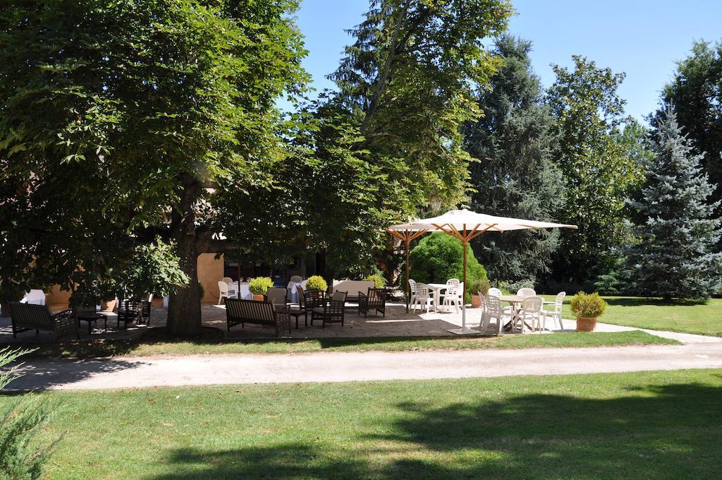 Hostellerie Restaurant Les Gorges De L'Aveyron Bruniquel Luaran gambar