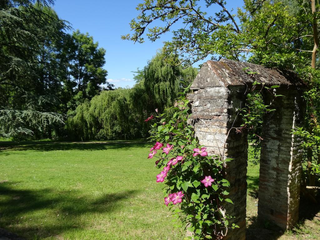 Hostellerie Restaurant Les Gorges De L'Aveyron Bruniquel Luaran gambar